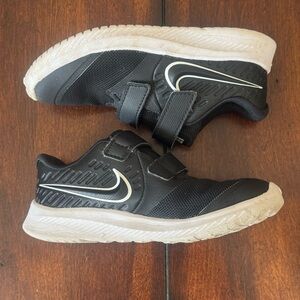 Nike Star Runner 2 Black & White Kids 10